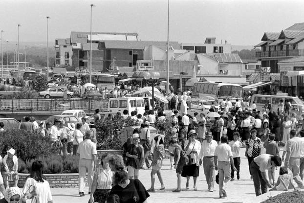 Brojni vjernici na obilježavanju 10. godišnjice ukazanja u Međurgorju, 25.6.1991.