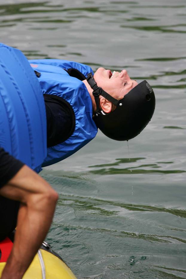 ARHIVA - Ministri sudjelovali na prvoj rafting regati "Zrmanja 2006"