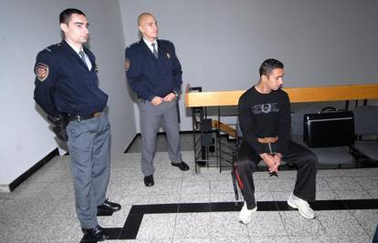 Dobio pet godina robije: Htio ubiti susjedu i napao policajca