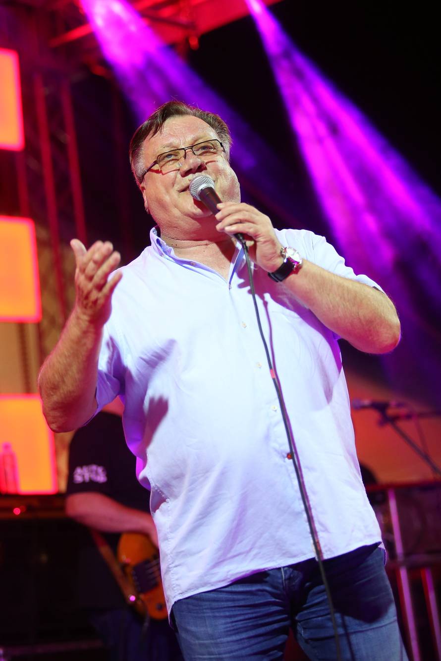 Halid Bešlić: 'Ne želim pjevati dok ljudi leže po bolnicama, nema tih para, sve sam odbio'