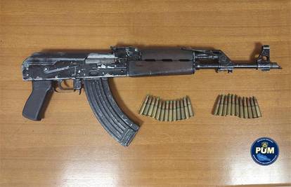 FOTO Maloljetnik u Međimurju skrivao automatsku pušku i 20-ak streljiva u obiteljskoj kući...
