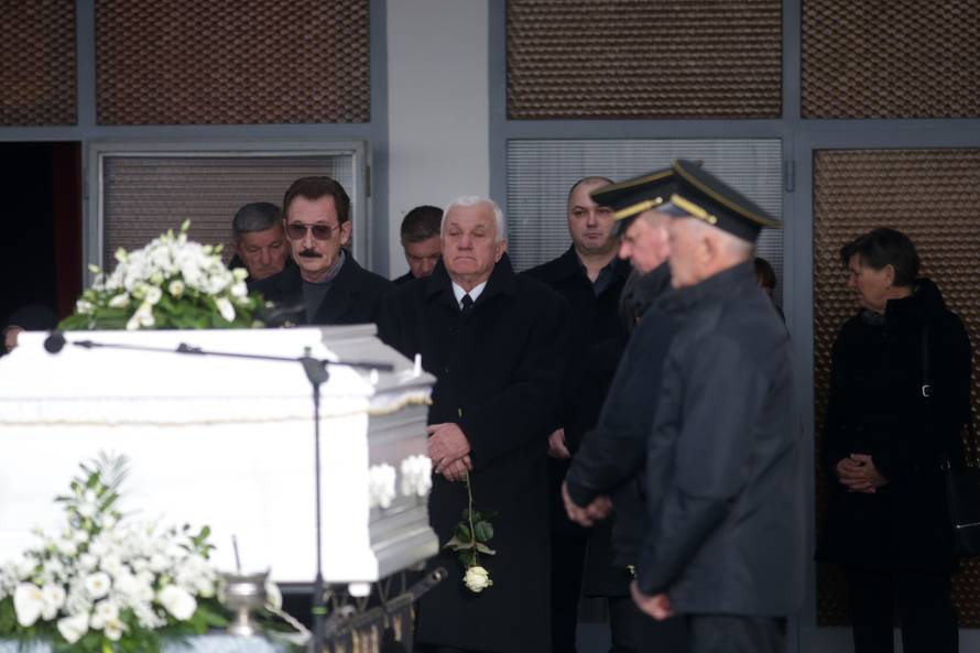 Pokopali  Jasminu Dominić uz pjesmu 'Ima jedna duga cesta'