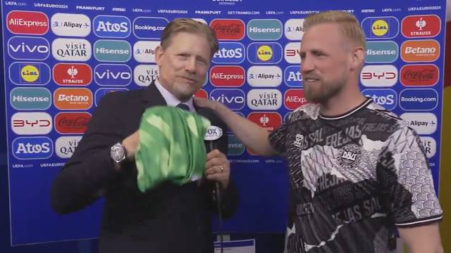 VIDEO Slavni danski golman je intervjuirao sina pa dirnuo sve: 'Ovo još nikad nisam napravio'