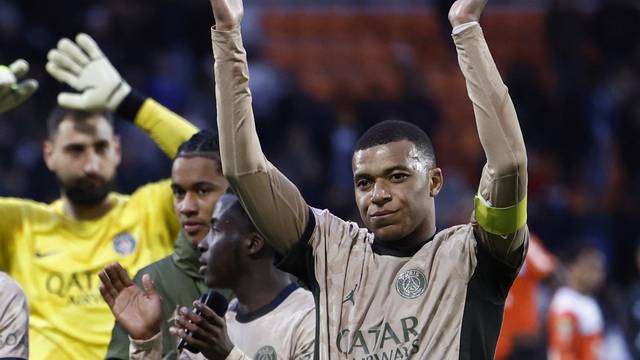 Ligue 1 - Lorient v Paris St Germain