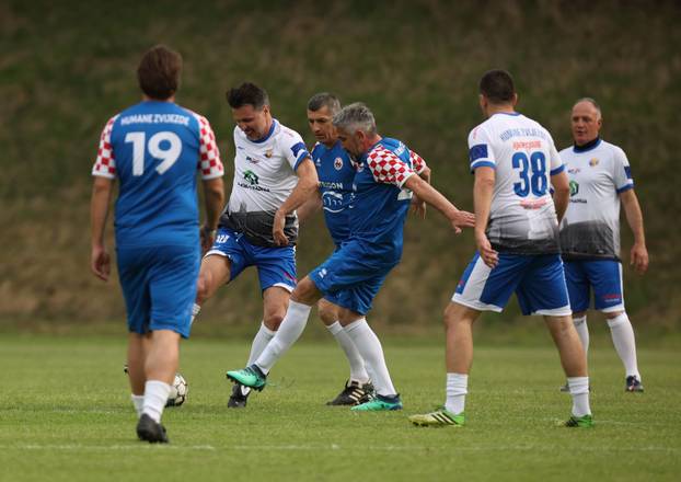 Travnik: Humanitarna utakmica Hrvatskih protiv BiH nogometnih zvijezda