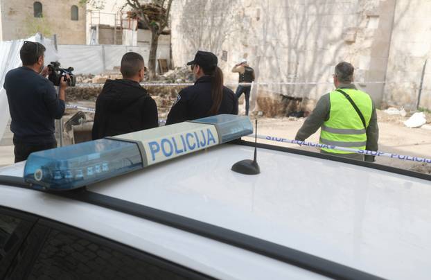 Split: Na radnika pala kamena gromada te ga priklještila, prevezen je u bolnicu