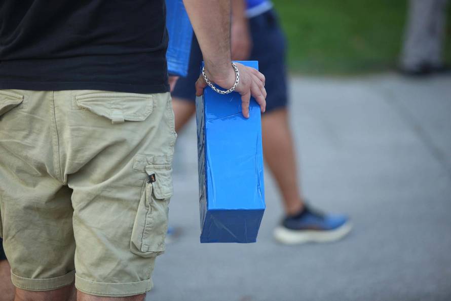 Zagreb: Donatorske kutije za pomoć BBB u Grčkoj