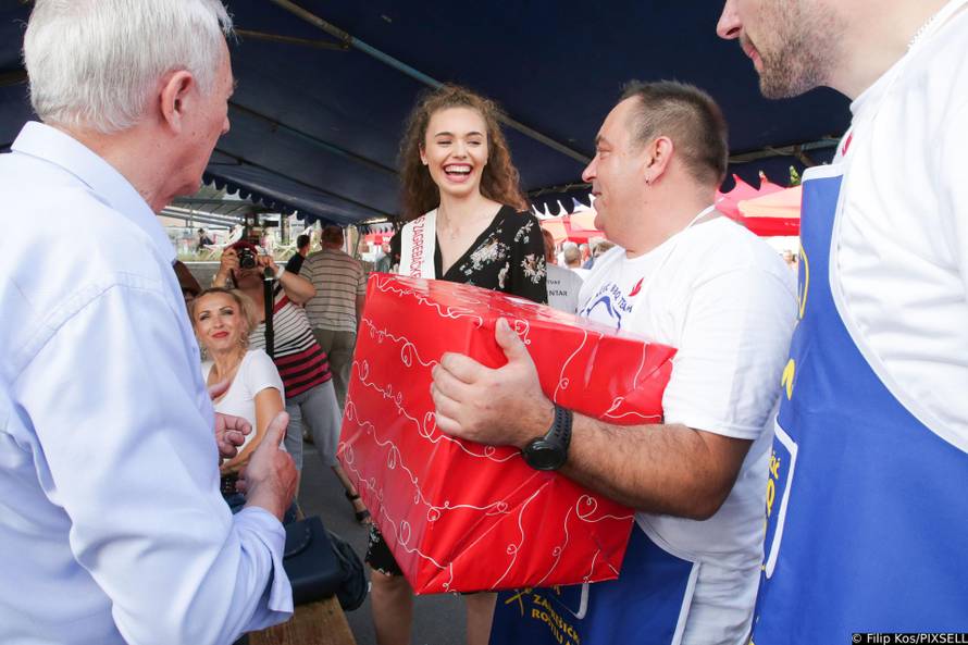 Sara je sa 17 postala Miss, a sad želi osvojiti srce 'Savršenog': Bitno mi je da je dečko duhovit