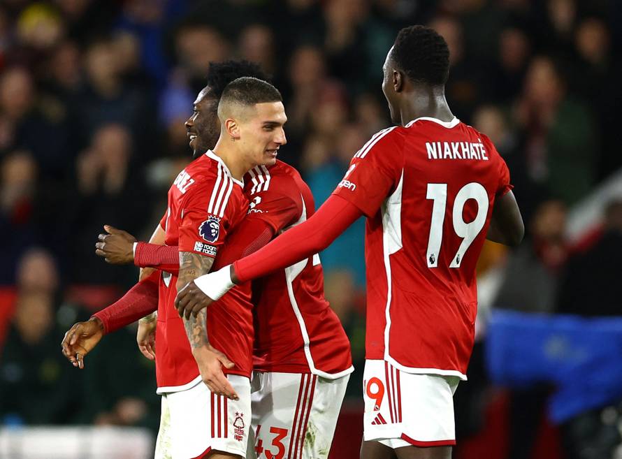 Premier League - Nottingham Forest v Manchester United