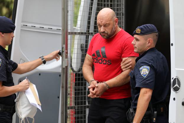 Pula: Na pulski Županijski sud privedena trojica osumnjičena za napad na mladog Slovenca u Poreču