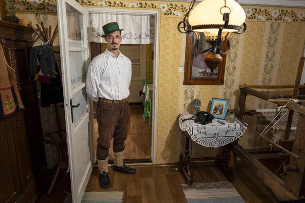 Komletinci: Obitelj Čelebić njeguje stare slavonske običaje