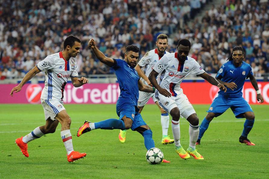 Olympique Lyonnais v Dinamo Zagreb