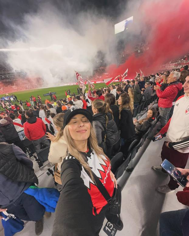 FOTO Bujna Argentinka upala u hotel omiljene ekipe i ostvarila san. Samo, zaboravila je nešto