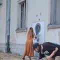 VIDEO U Sinju naslikala pa uni&scaron;tila  grb 'Tigrova'. HDZ: To je sramota. Uklju&ccaron;ila se i policija