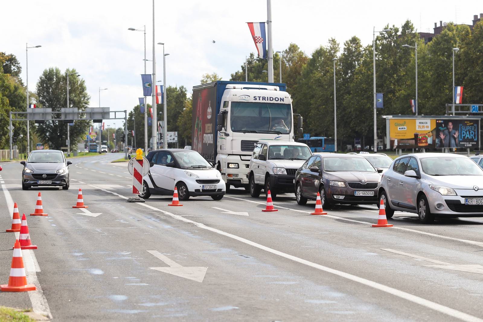 Zagreb: Prometna gužva uoči početka  47. INA Delta Rallyja