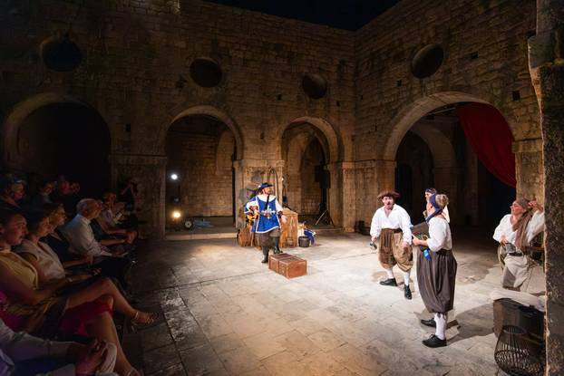 Dubrovnik: Otvoren 12. Midsummer Scene Festival premijerom predstave "Jedan za sve"