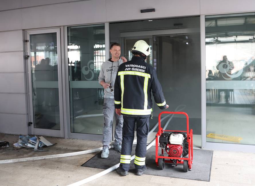 Šibenik: U robnoj ku?i City life u centru grada izbio požar