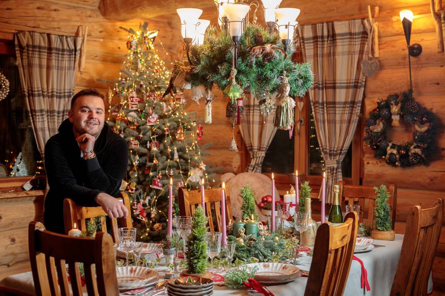 Cvijećar Ante Jurković zaslužan je za ukrašavanje Čarobne kolibe u Hlevcima