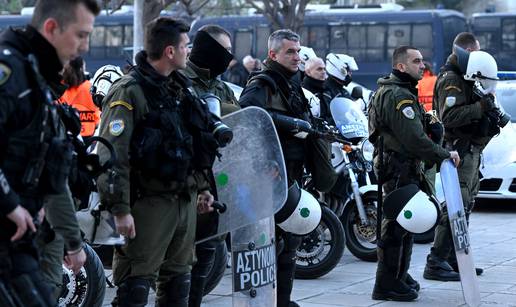 Grčki policajci zbog Boysa pod punom opremom, a njih nema. PAOK nije ni napunio stadion!?