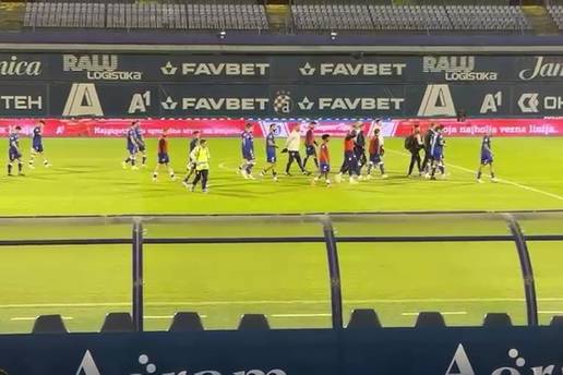 Zvižduci na Maksimiru! Igrači Dinama oklijevali na poziv Bad Blue Boysa, reagirao pomoćnik