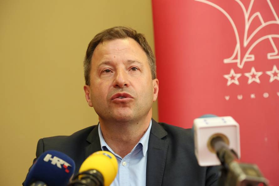 Tim: Ne vraćam se u politiku. Most je uz mene bio do kraja