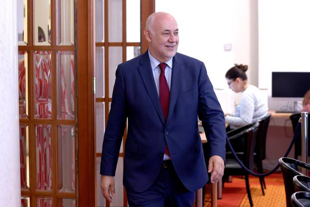 Zagreb: Pravedna Hrvatska predala kandidature DIP-u