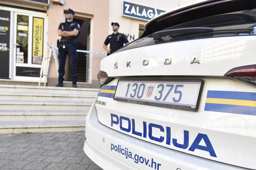 U Šibeniku nožem ubijen mladić, djevojka se bori za život