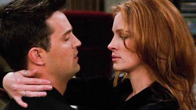 USA.  Matthew Perry and Julia Roberts  in a scene from (C)NBC TV series: Friends (1994C2004) ( Season 2 , episode 13 - The One After the Superbowl: Part 2 ).Ref: LMK110-J7152-280521Supplied by LMKMEDIA. Editorial Only.Landmark Media is not the copyrigh