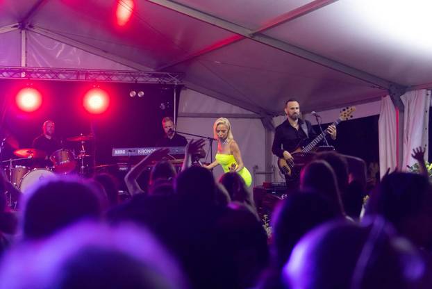 Andrijasevci: Koncert Maje Šuput i grupe Enjoy