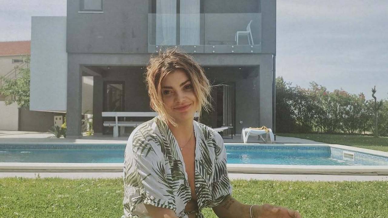 Ella Dvornik je u blokadi: Evo koliko je zaradila prošle godine