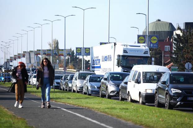Zagreb: Velike prometne gužve zbog radova na podvožnjaku Savska cesta - Slavonska avenija 