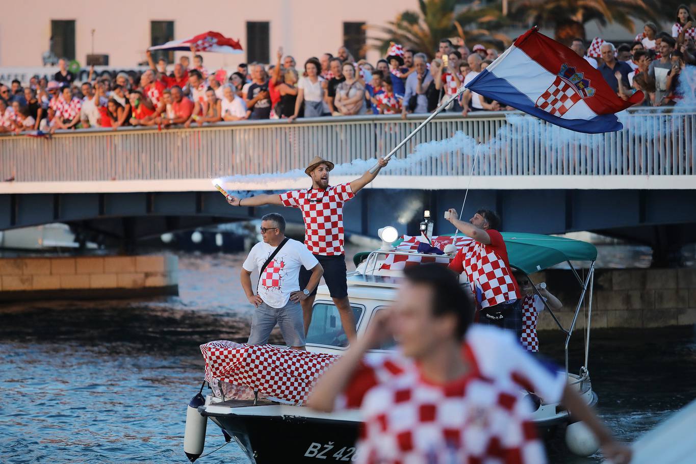 Čudesne fotke! Najbolji trenuci spektakularnog dočeka u Zadru