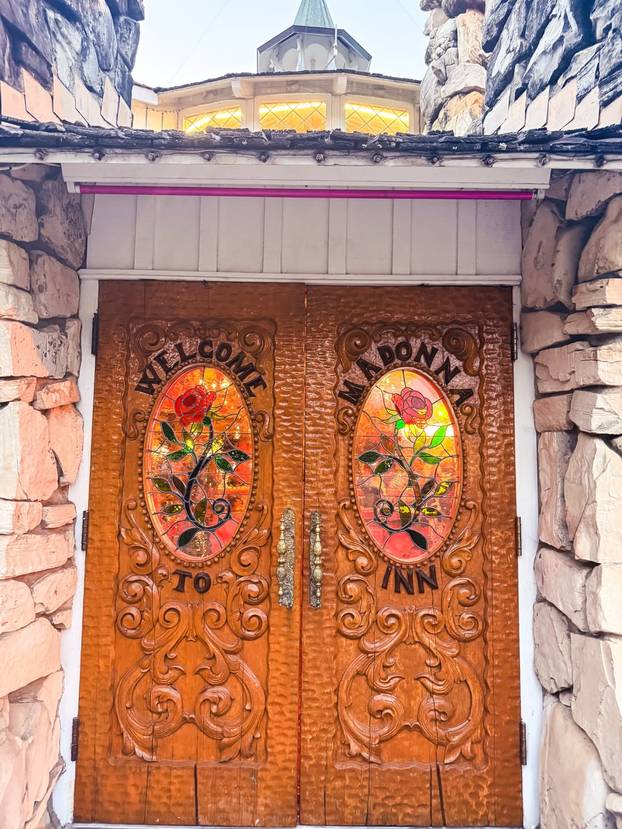 FOTO Ovo je najružičastiji hotel na svijetu: Ima 110 različitih soba i slapove u toaletu