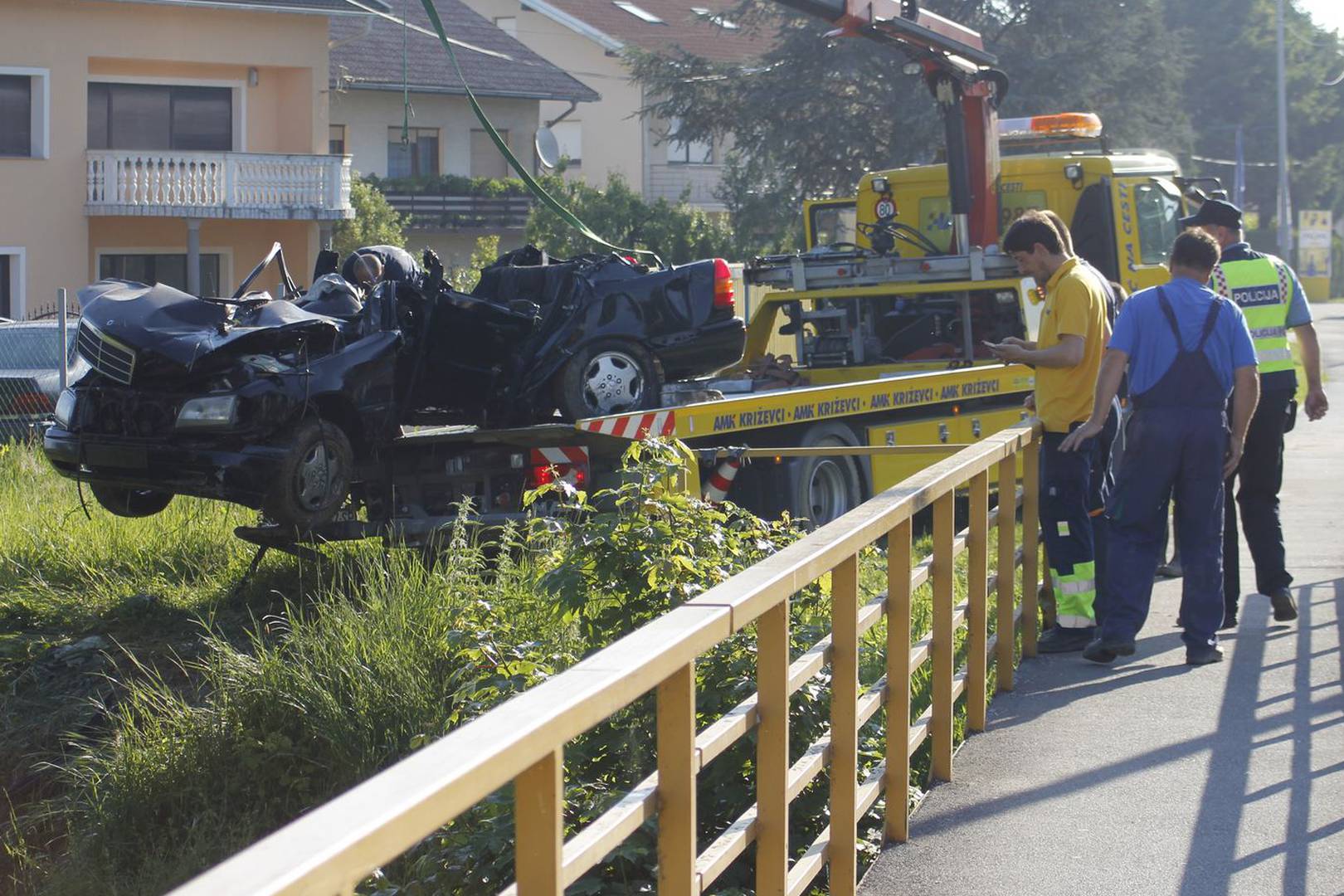 Crna noć na cestama: Dvoje poginulo, petero ozlijeđenih