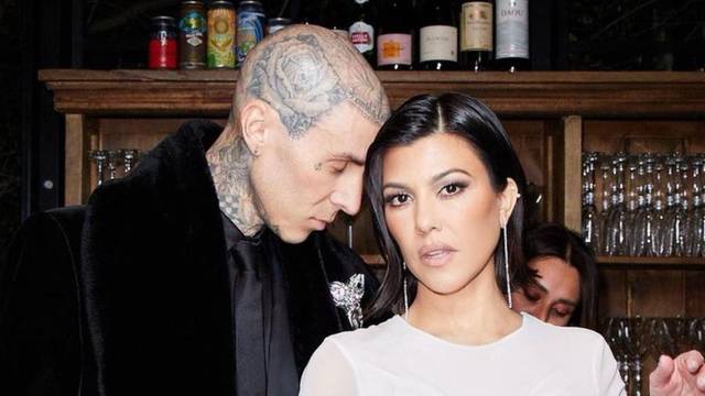 Kardashianka na meti kritika zbog neprimjerenog ukrasa za Noć vještica: Je li pretjerala?