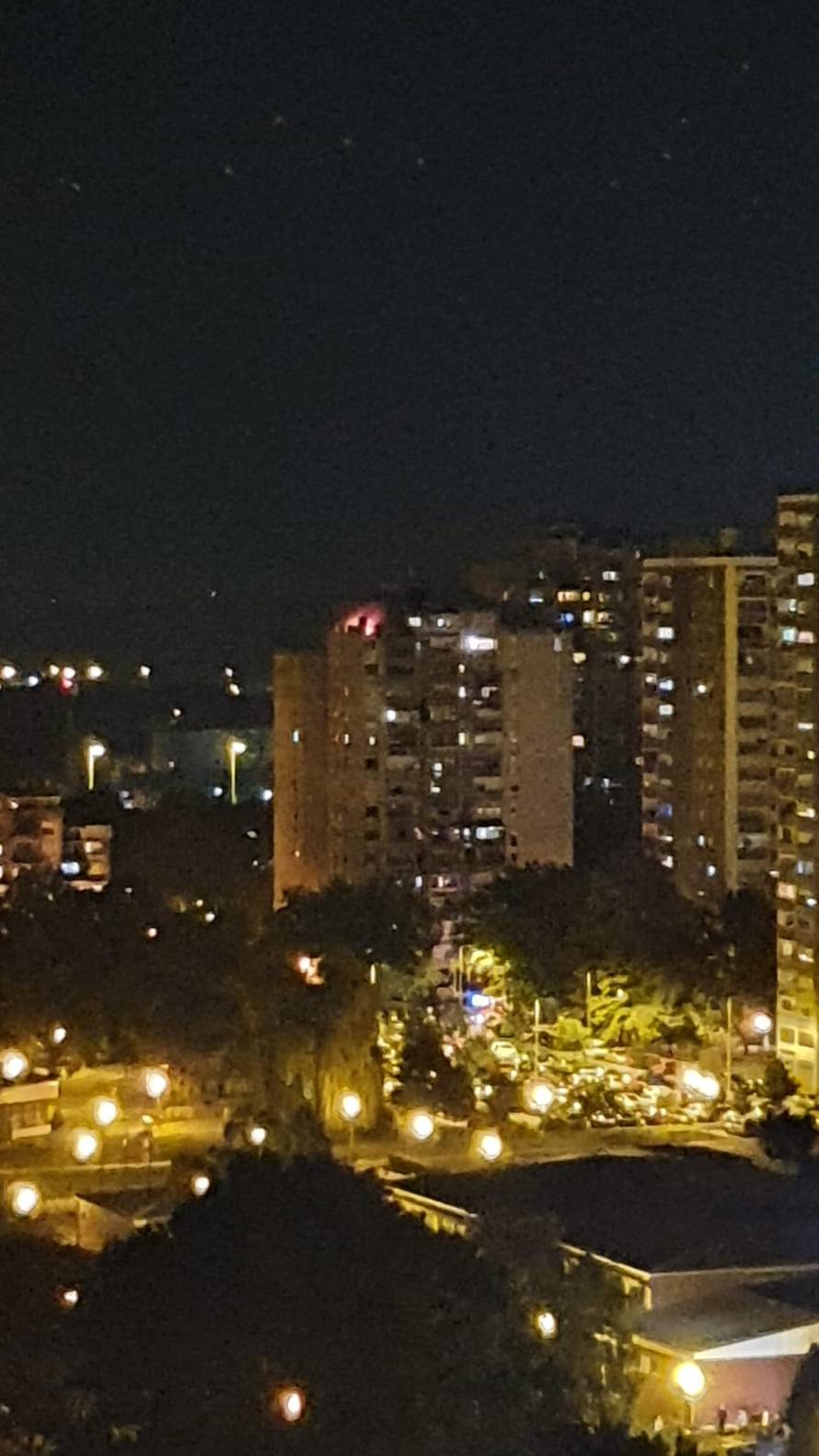 Gorjelo u Travnom, blizu kafića koji je eksplodirao: 'Strašno, jutros bomba, a sada požar'