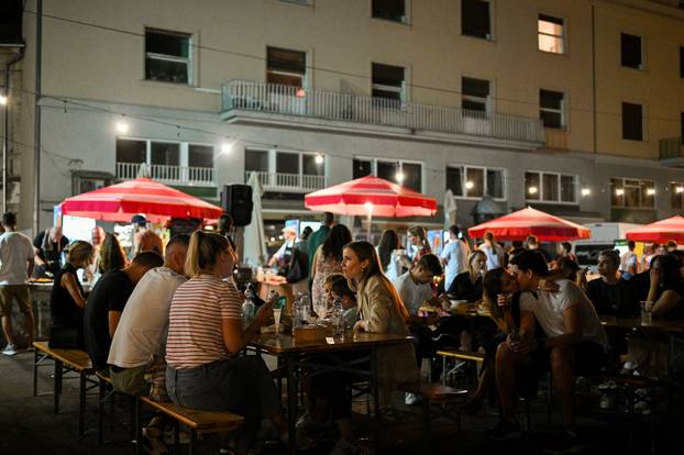 Zagreb: PLACe market na tržnici Dolac posjetili brojni Zagrepčani