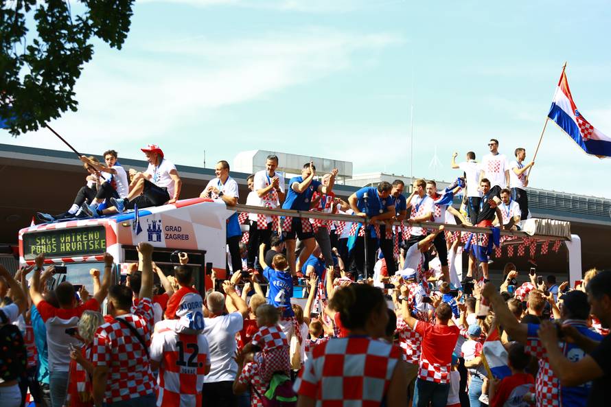 GraÄani Velike Gorice prvi pozdravili Vatrene nakon osvojenog svjetskog srebra