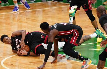 Boston je od -26 umalo okrenuo Miami. Heat je napravio 'break'