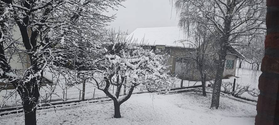 FOTO/VIDEO Pogledajte kako je snijeg zabijelio cijelu Hrvatsku, padat će i dalje, na moru bura