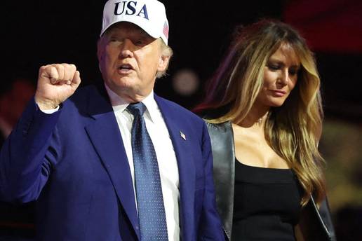 Trumpa tajno prebacili iz zemlje u vozilu za dostavu hrane! Cure nevjerojatni detalji operacije