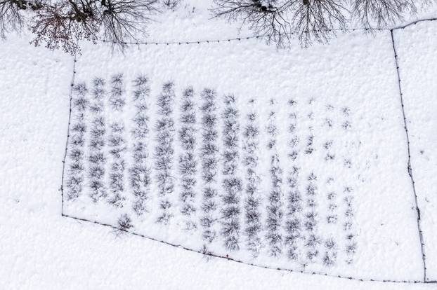 Pogled iz zraka na Bjelašnicu u potpunosti prekrivenu snijegom