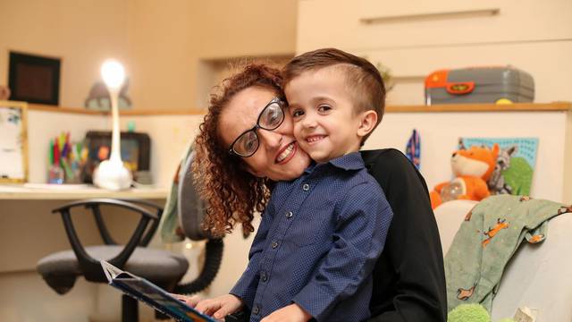 Zagreb: Intervju s majkom čiji sin boluje od ahondroplazije