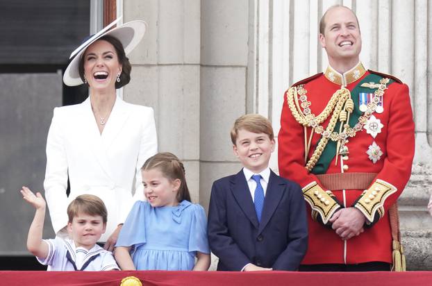 Preslatki kraljevski nasljednici, djeca princa Williama i Kate, oduševili Britance