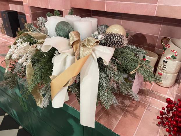 FOTO Pogledajte kakvih sve vjenčića ima po Zagrebu, neki 'dizajnerski' dođu i 400 eura