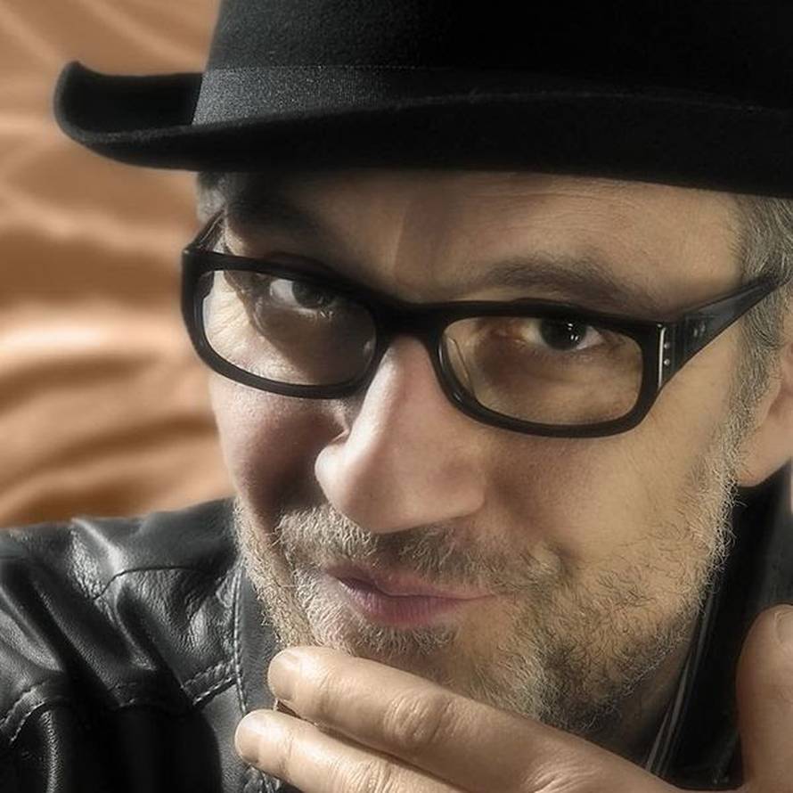 Nina, Massimo, Bane, M. Tolja i sestre Husar snimili božićni hit