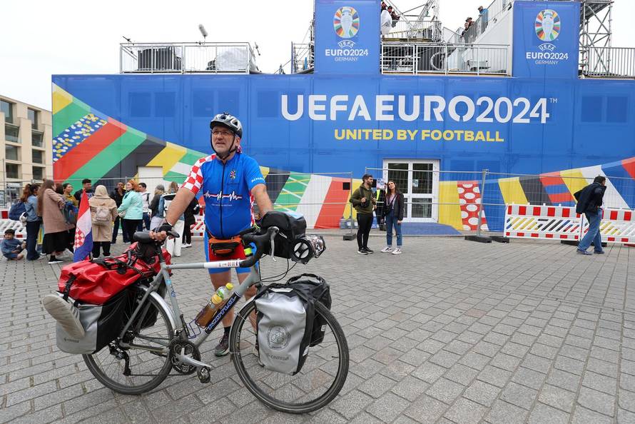 Berlin: Pored Fan zone blizu Brandenburških vrata počeli su se okupljati hrvatski navijači