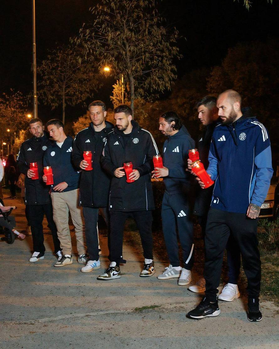 Hajdukovci zapalili svijeće i odali počast žrtvama Vukovara