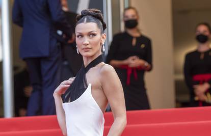 Proljetna stilska inspiracija: Bella Hadid ima super minice