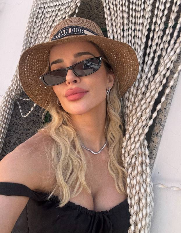 FOTO Naša prekrasna novinarka zaljubila se u ikonu Reala. Brak im je kao iz bajke, dobili i sina